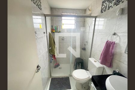 Banheiro de apartamento à venda com 2 quartos, 49m² em Jardim Riacho das Pedras, Contagem