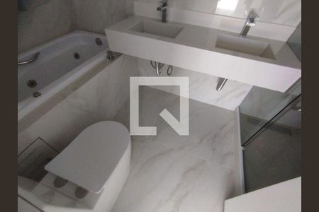 Casa à venda com 3 quartos, 203m² em Camboinhas, Niterói