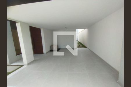 Casa à venda com 3 quartos, 202m² em Camboinhas, Niterói