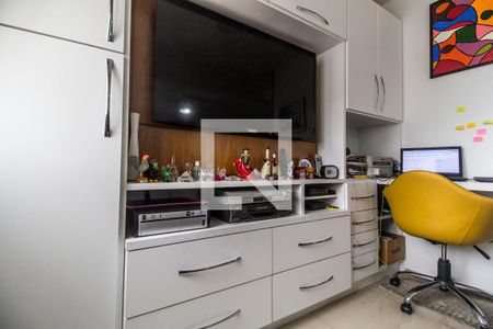 Sala de TV de apartamento à venda com 2 quartos, 105m² em Bethaville I, Barueri