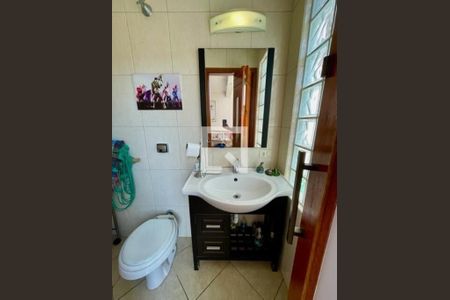 Casa à venda com 4 quartos, 220m² em Jardim Avelino, São Paulo