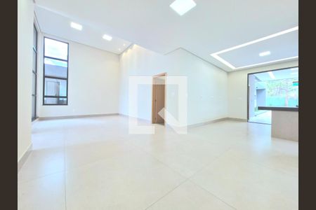 Sala de casa de condomínio para alugar com 4 quartos, 225m² em Gran Royalle, Lagoa Santa