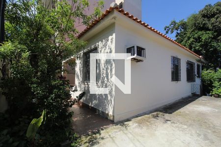 Casa à venda com 117m², 3 quartos e 2 vagasQuintal