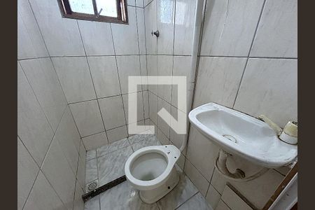 Banheiro de kitnet/studio para alugar com 1 quarto, 12m² em Vila Valqueire, Rio de Janeiro