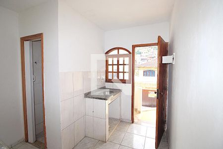 Sala/Cozinha/Quarto de kitnet/studio para alugar com 1 quarto, 12m² em Vila Valqueire, Rio de Janeiro