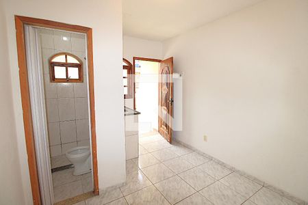 Sala/Cozinha/Quarto de kitnet/studio para alugar com 1 quarto, 12m² em Vila Valqueire, Rio de Janeiro