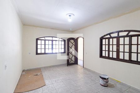 Sala de casa para alugar com 4 quartos, 248m² em Jardim Maria Beatriz, Carapicuíba