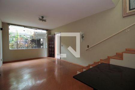 Sala de casa à venda com 3 quartos, 127m² em Vila Ida, São Paulo