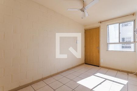 Sala de apartamento para alugar com 2 quartos, 50m² em Rubem Berta, Porto Alegre