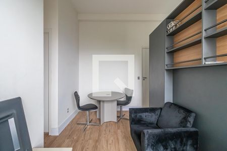 Sala de apartamento para alugar com 1 quarto, 47m² em Jardim Tupanci, Barueri