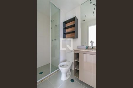 Banheiro de apartamento para alugar com 1 quarto, 47m² em Jardim Tupanci, Barueri