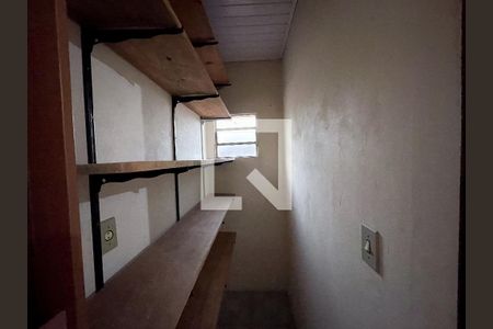 Despensa de casa à venda com 2 quartos, 310m² em Feitoria, São Leopoldo