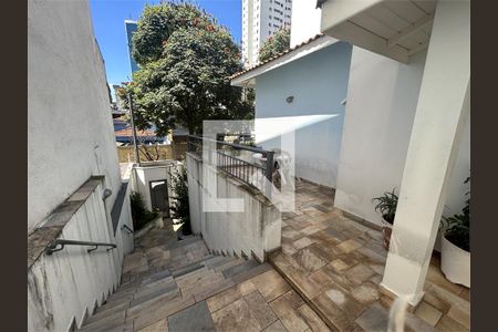 Casa à venda com 4 quartos, 303m² em Cidade Mãe do Céu, São Paulo