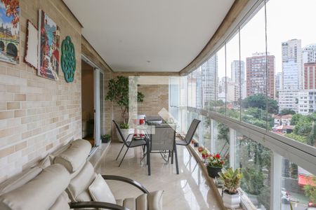 Sacada de apartamento à venda com 3 quartos, 170m² em Pacaembu, São Paulo