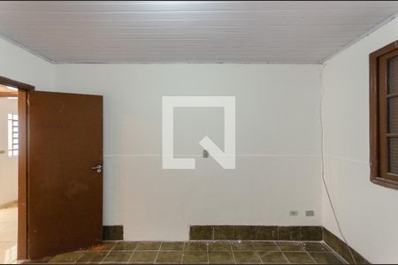 Quarto 2 de casa para alugar com 2 quartos, 70m² em Vila Serralheiro, São Paulo