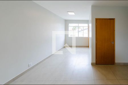 Sala de casa para alugar com 2 quartos, 65m² em Prado, Belo Horizonte