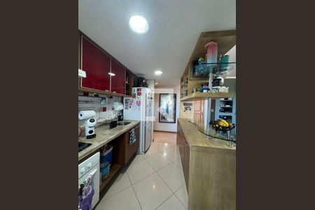 Cozinha de apartamento para alugar com 3 quartos, 87m² em Jardim Sabará, Porto Alegre