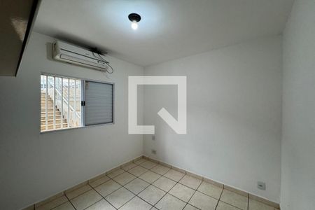 Quarto 01 de apartamento para alugar com 2 quartos, 44m² em Jardim Itaú, Ribeirão Preto