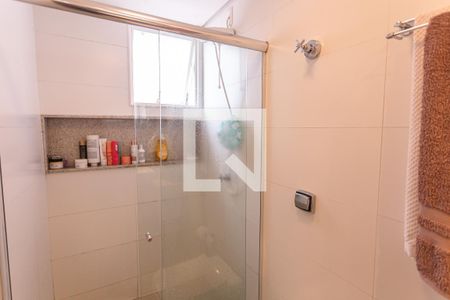 Banheiro da Suíte de apartamento para alugar com 3 quartos, 90m² em Santa Efigênia, Belo Horizonte