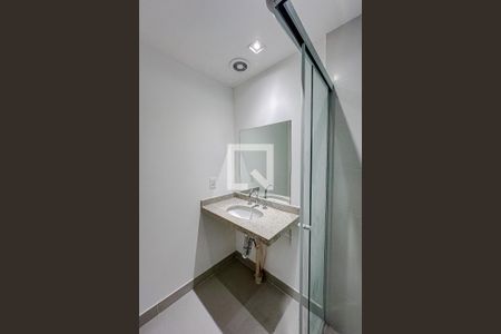 Banheiro de kitnet/studio à venda com 1 quarto, 23m² em Vila Firmiano Pinto, São Paulo