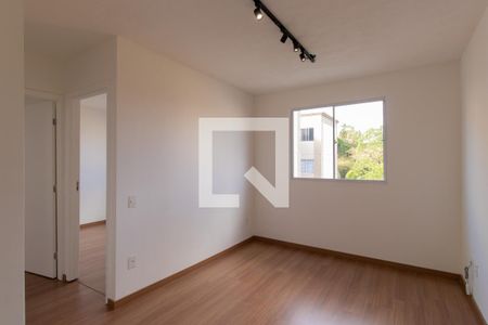 Sala de apartamento para alugar com 2 quartos, 40m² em Jardim Petrópolis, Cotia