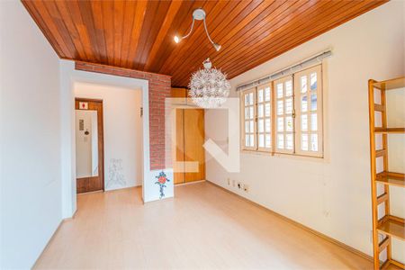 Casa à venda com 4 quartos, 260m² em Jardim Santa Helena, São Paulo