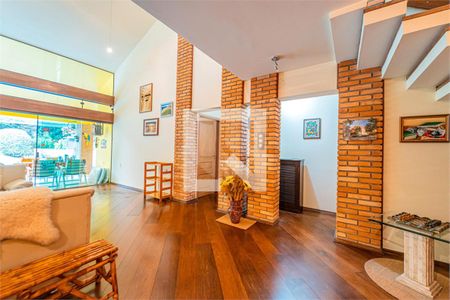 Casa à venda com 4 quartos, 260m² em Jardim Santa Helena, São Paulo