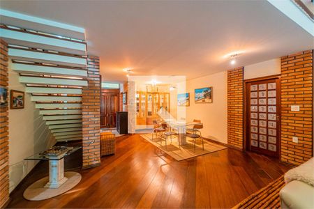 Casa à venda com 4 quartos, 260m² em Jardim Santa Helena, São Paulo