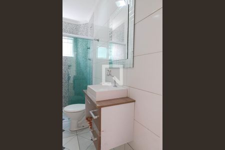 Banheiro de apartamento à venda com 2 quartos, 55m² em Jardim Valeria, Guarulhos