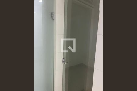 Banheiro de apartamento para alugar com 2 quartos, 90m² em Carlos Prates, Belo Horizonte