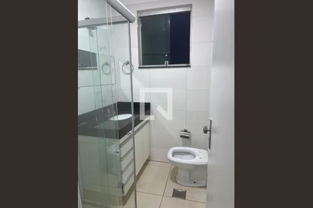 Banheiro de apartamento para alugar com 2 quartos, 90m² em Carlos Prates, Belo Horizonte