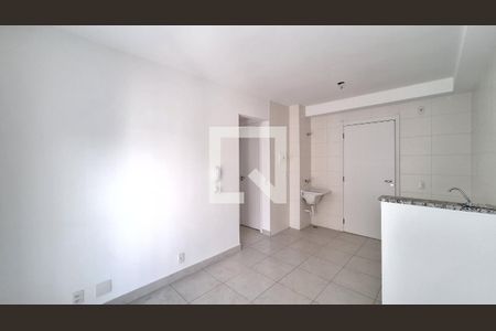 Sala/Cozinha/Área de Serviço de apartamento para alugar com 2 quartos, 34m² em Barra Funda, São Paulo