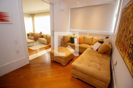 Sala de TV de apartamento à venda com 4 quartos, 278m² em Jardim Fonte do Morumbi, São Paulo