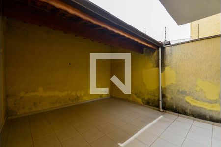 Casa à venda com 165m², 3 quartos e 2 vagas Casa à venda com 165m², 3 quartos e 2 vagasQuintal