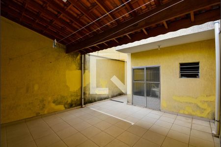 Casa à venda com 165m², 3 quartos e 2 vagas Casa à venda com 165m², 3 quartos e 2 vagasQuintal