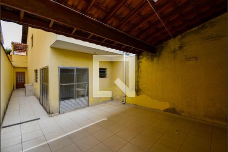 Casa à venda com 165m², 3 quartos e 2 vagas Casa à venda com 165m², 3 quartos e 2 vagasQuintal