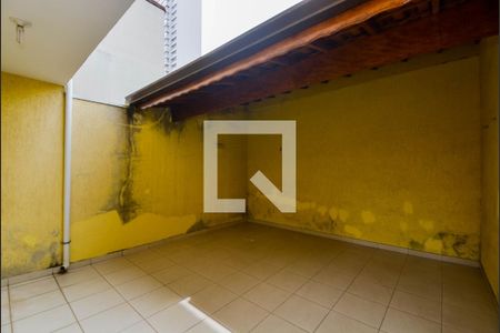 Casa à venda com 165m², 3 quartos e 2 vagas Casa à venda com 165m², 3 quartos e 2 vagasQuintal