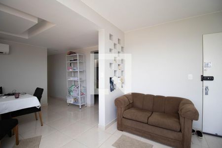 Sala de apartamento para alugar com 2 quartos, 70m² em Qi 5, Brasília