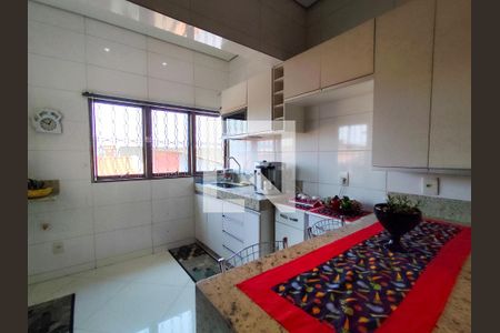 Cozinha de casa à venda com 3 quartos, 720m² em Glória, Belo Horizonte