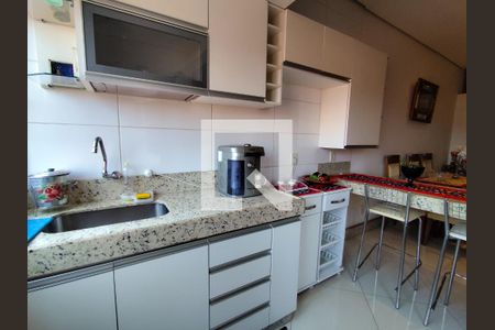 Cozinha de casa à venda com 3 quartos, 720m² em Glória, Belo Horizonte