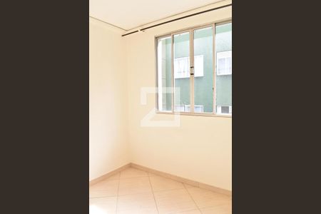 Quarto 2 de apartamento para alugar com 2 quartos, 45m² em Capão Raso, Curitiba