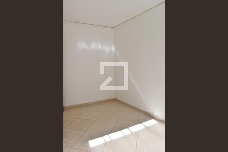 Quarto 1 de apartamento para alugar com 2 quartos, 45m² em Capão Raso, Curitiba