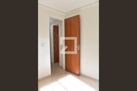 Quarto 2 de apartamento para alugar com 2 quartos, 45m² em Capão Raso, Curitiba