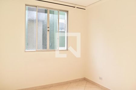 Quarto 2 de apartamento para alugar com 2 quartos, 45m² em Capão Raso, Curitiba