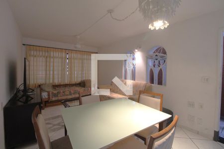 Sala de casa para alugar com 2 quartos, 175m² em Jardim Santo Antoninho, São Paulo