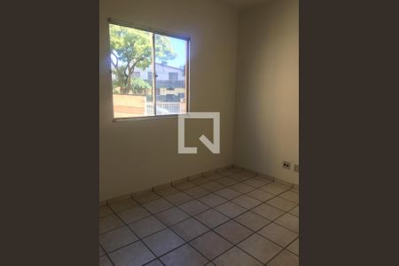 Quarto de apartamento para alugar com 2 quartos, 45m² em Planalto, Belo Horizonte