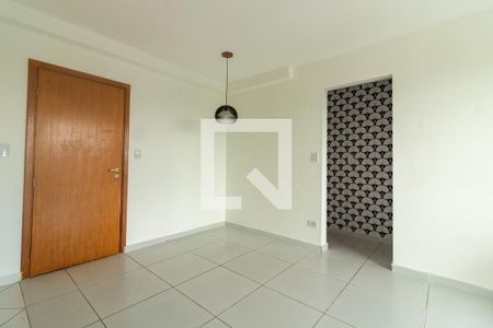 Sala de apartamento para alugar com 3 quartos, 75m² em Jardim Marilu, Cotia