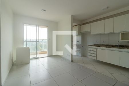 Sala de apartamento para alugar com 3 quartos, 75m² em Jardim Marilu, Cotia