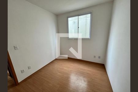 Quarto de apartamento para alugar com 2 quartos, 41m² em Cabral, Contagem