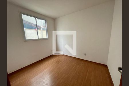 Quarto de apartamento para alugar com 2 quartos, 41m² em Cabral, Contagem